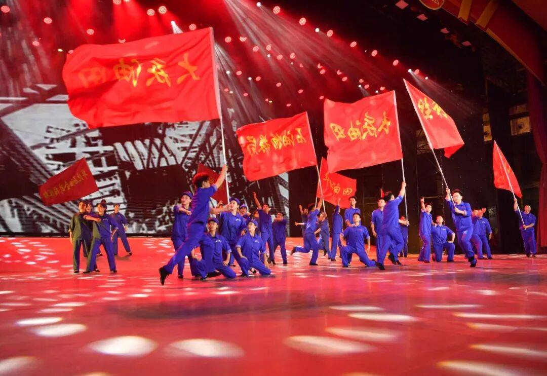 我们追着石油走｜中原油田举办庆祝发现50周年文艺晚会