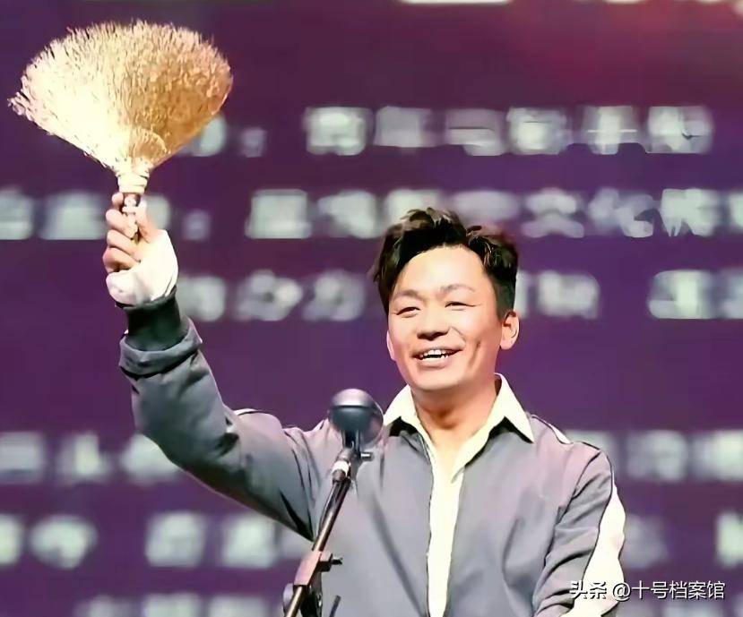 人在做天在看，继释永信事件后，被曝欺诈的王宝强终于扬眉吐气