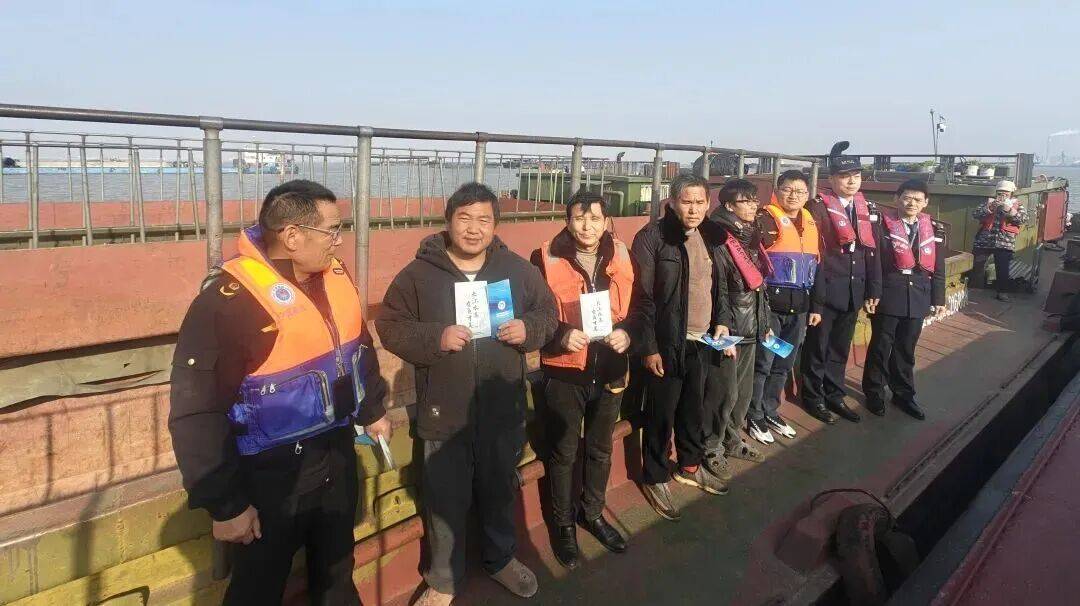 常熟海事局联合多部门开展年终岁末长江水域联合巡航执法行动