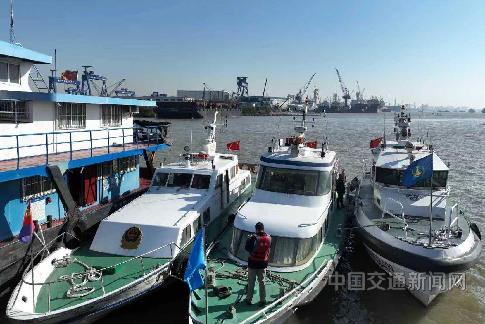 【江苏】长江泰兴航道处联合多部门开展综合巡查行动